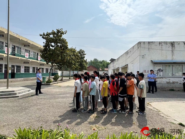 ​西平县二郎小王庄小学开展防范电信诈骗宣传活动